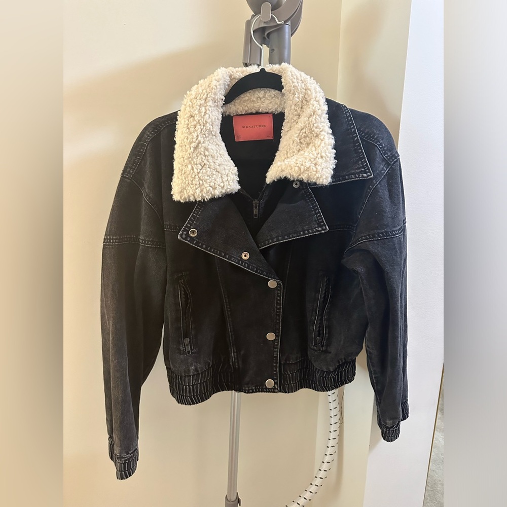 Bomber Jacket with Sherpa collar.